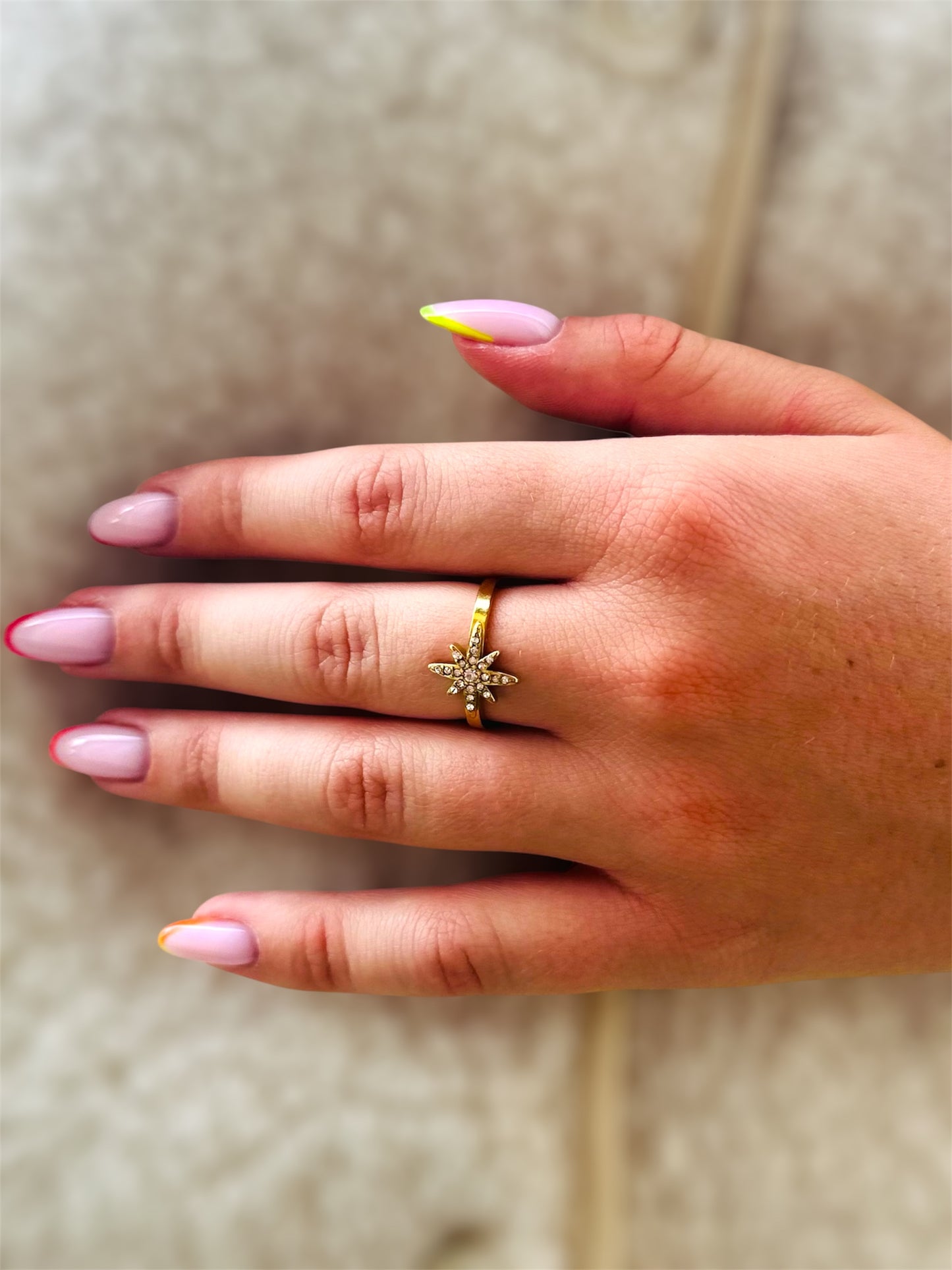 Bague ÉLISE – Étoile scintillante en acier inoxydable 💫