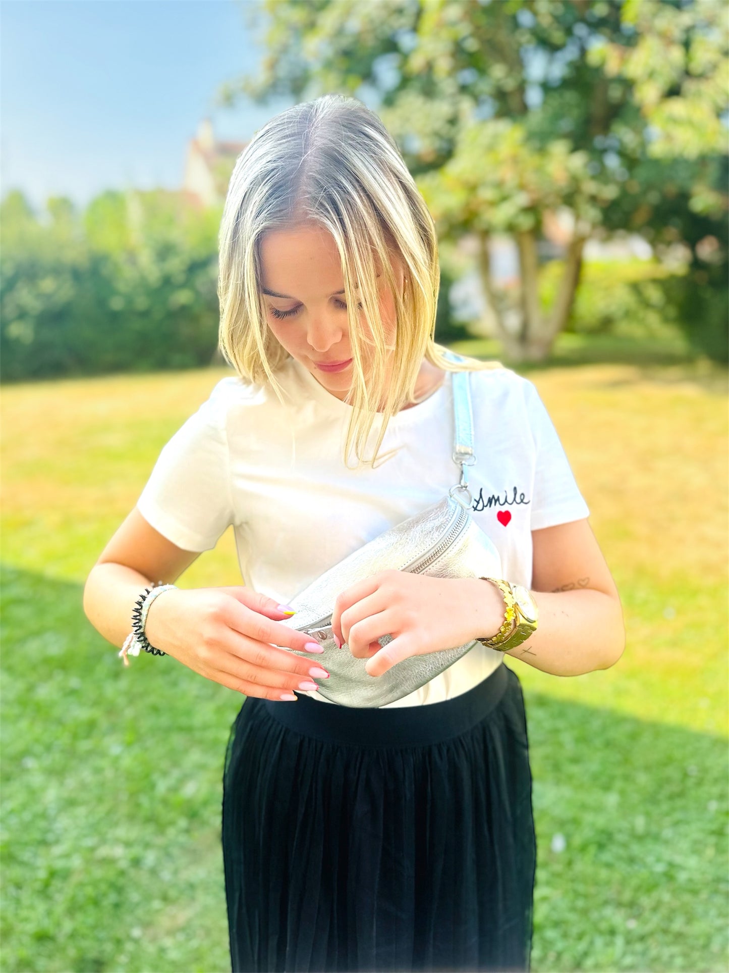 Banane LÉNA – métallisée & tendance en cuir véritable 🩶