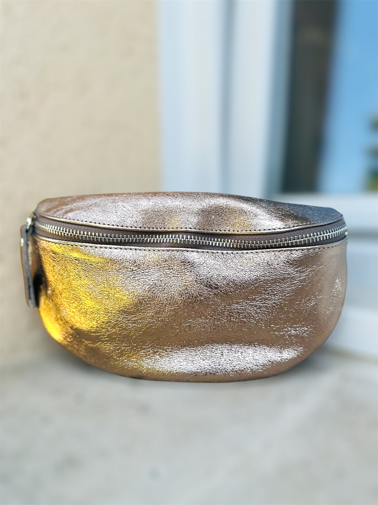 Banane LÉNA – métallisée & tendance en cuir véritable 🩶