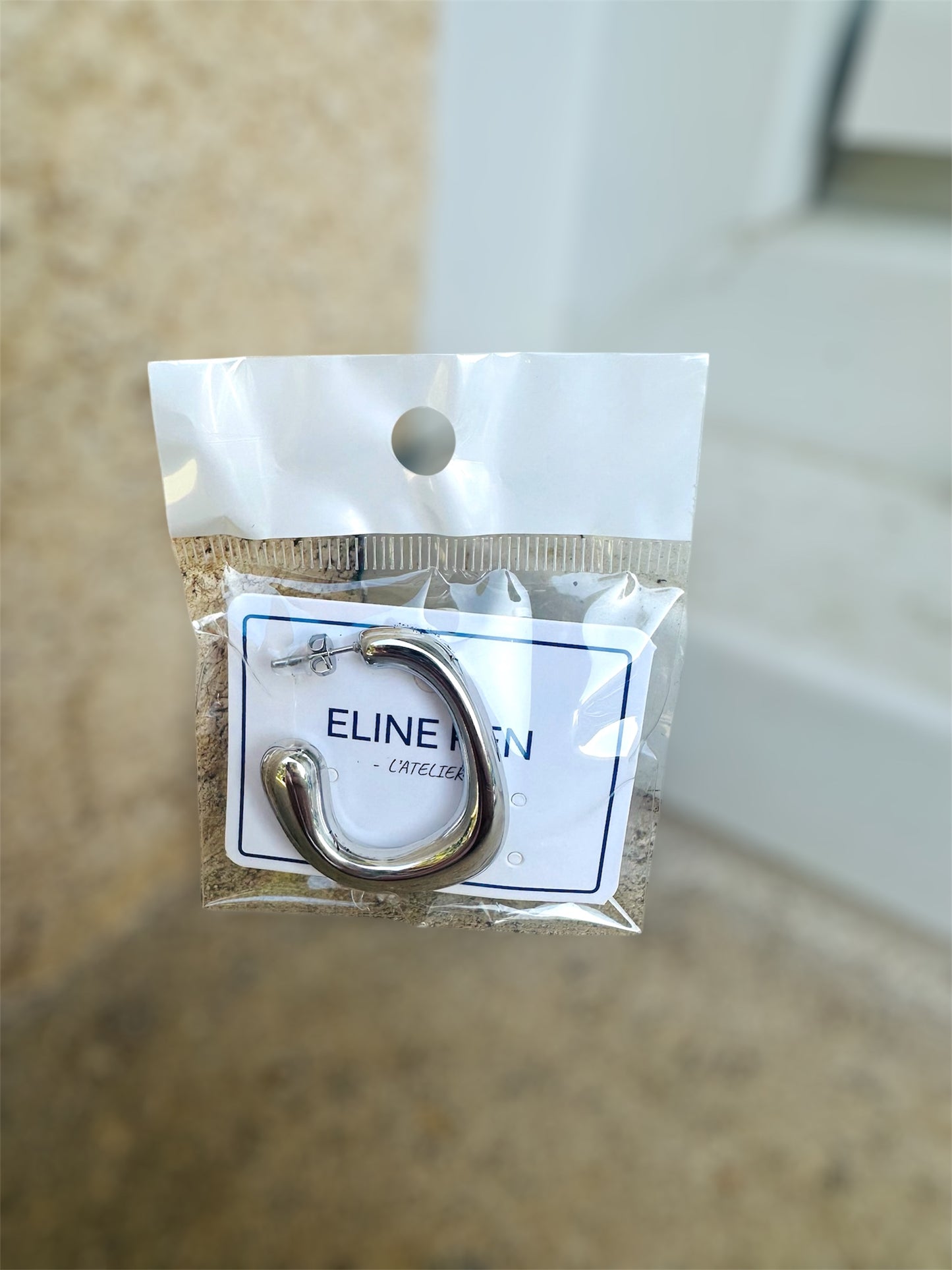 Boucles d’oreilles ISA – Créoles design en acier inoxydable 💛