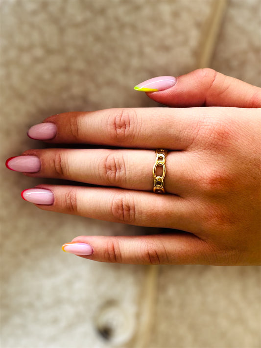 Bague LÉA – Maillons dorés en acier inoxydable ✨