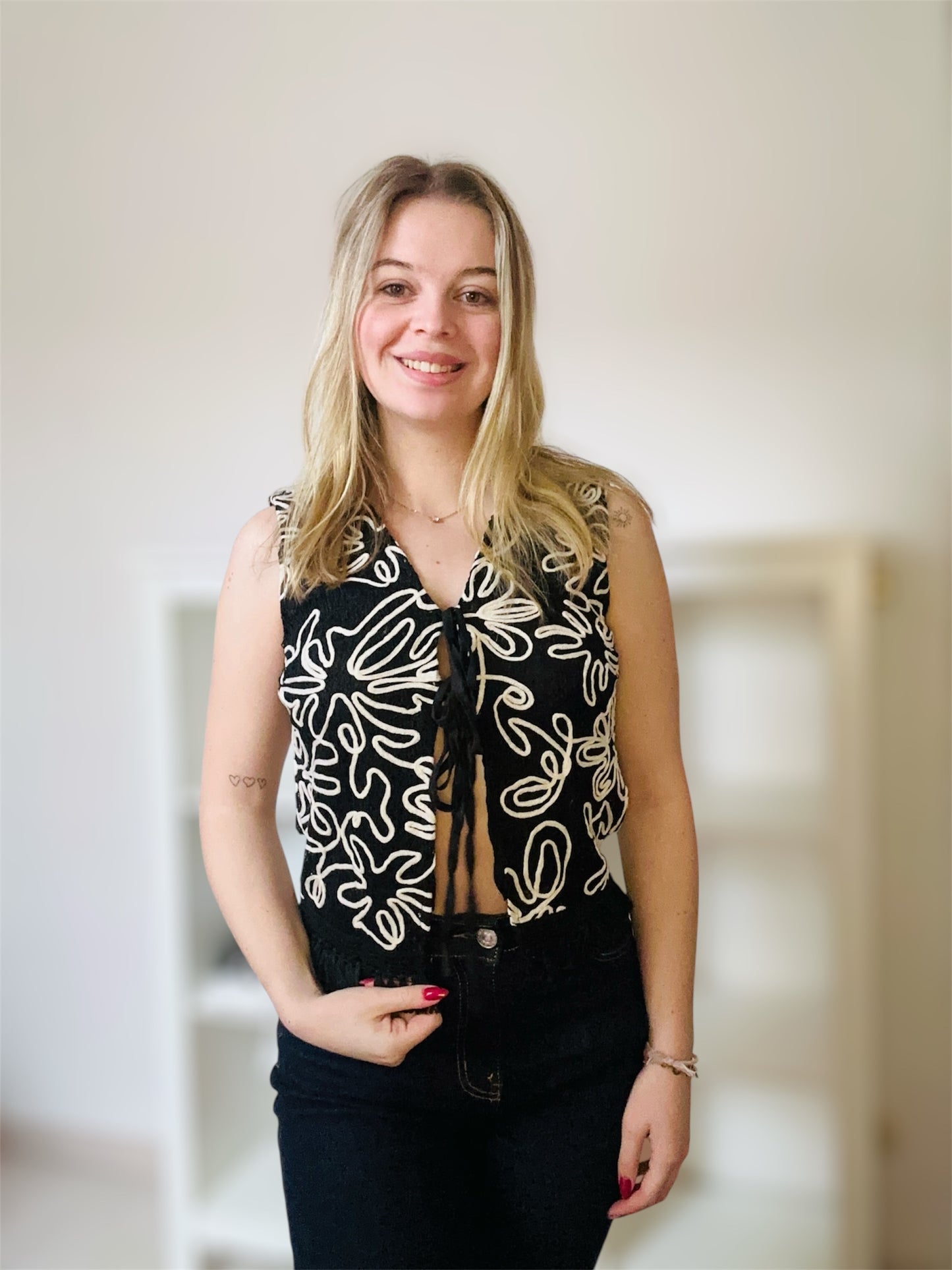 🤍 Gilet Lily en maille brodée noir & blanc