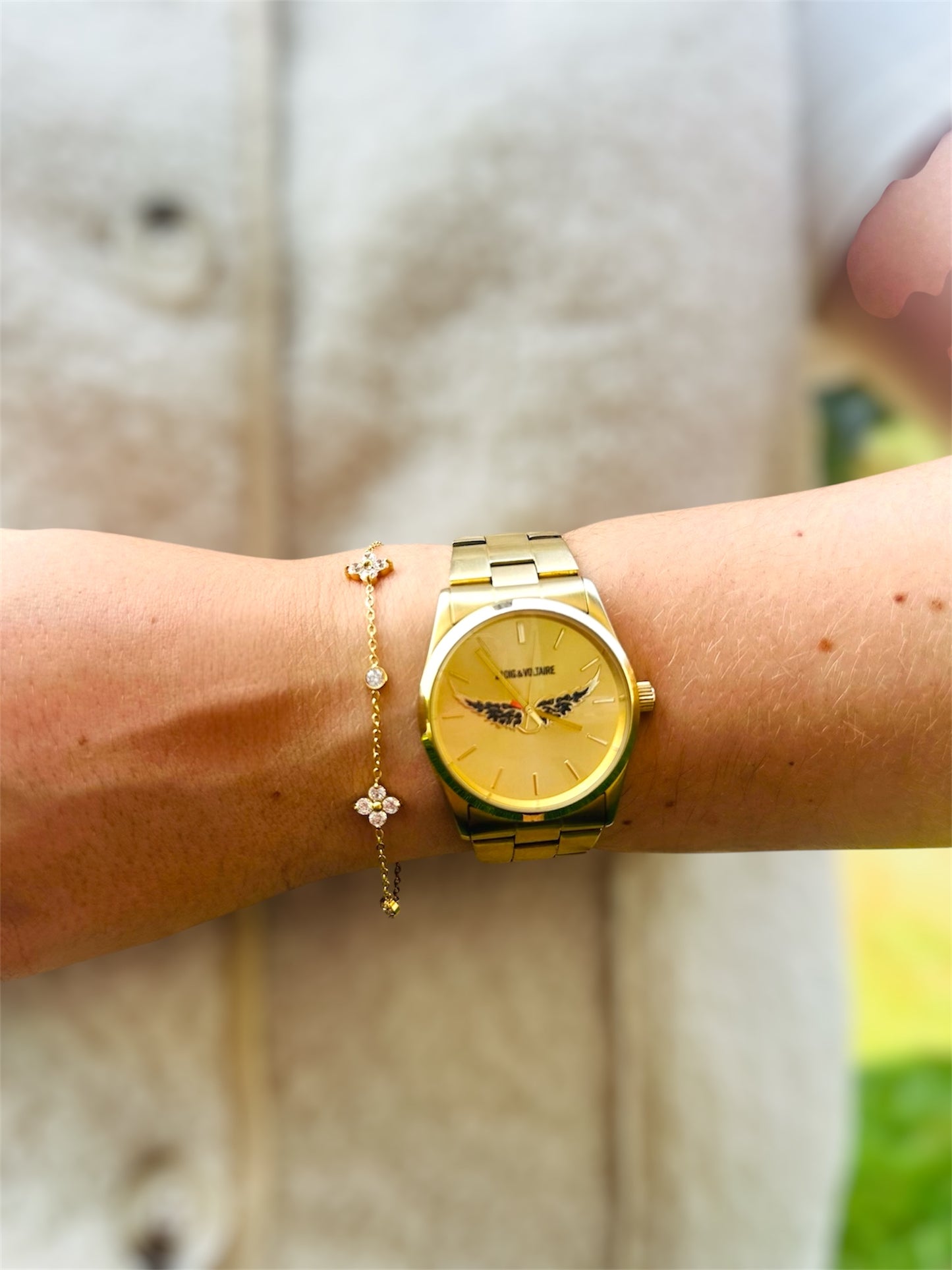 Bracelet LINE – Fleurs scintillantes en acier inoxydable 🌸