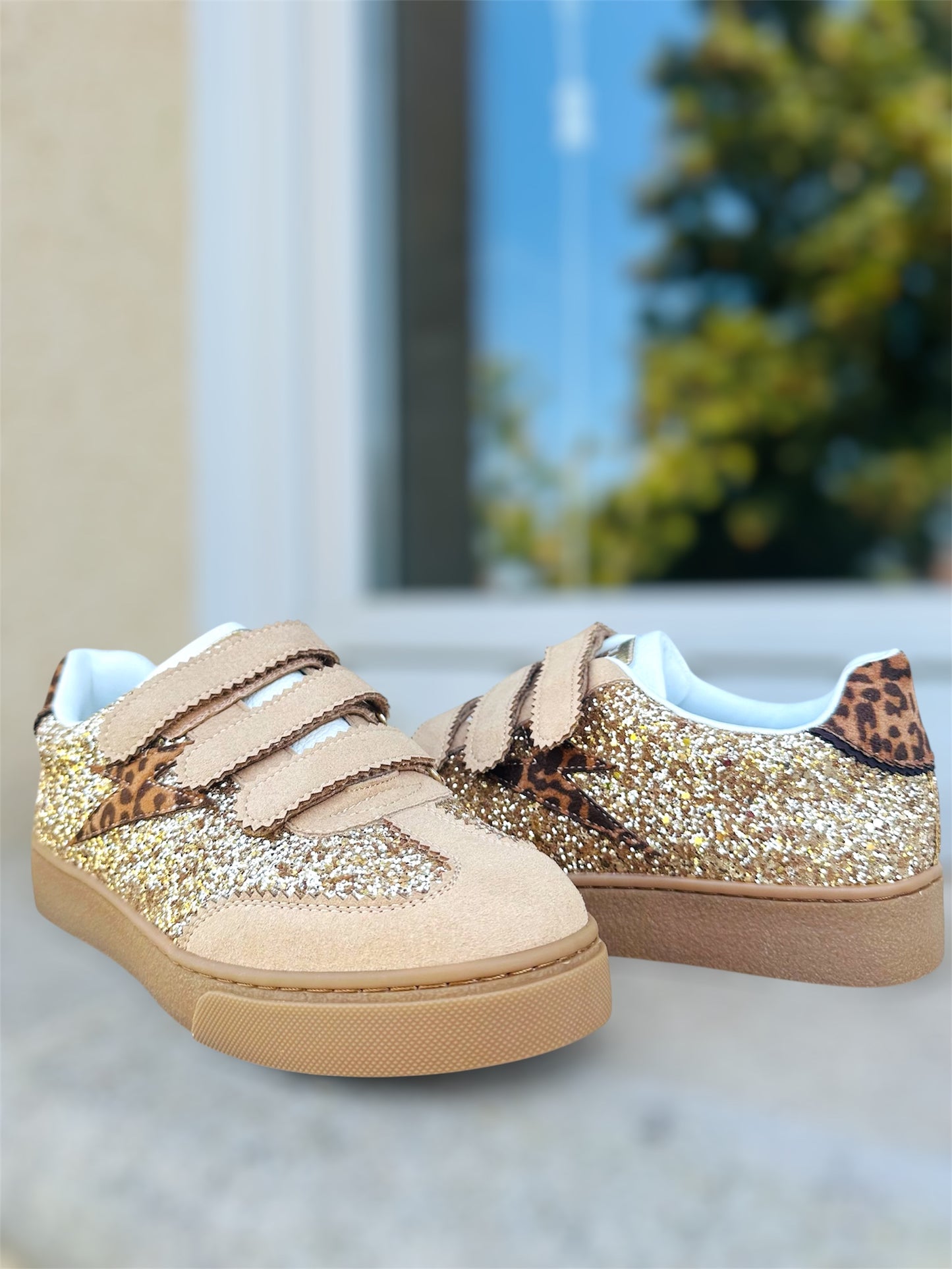 Sneakers LOANA – dorées & détails léopard 🐆