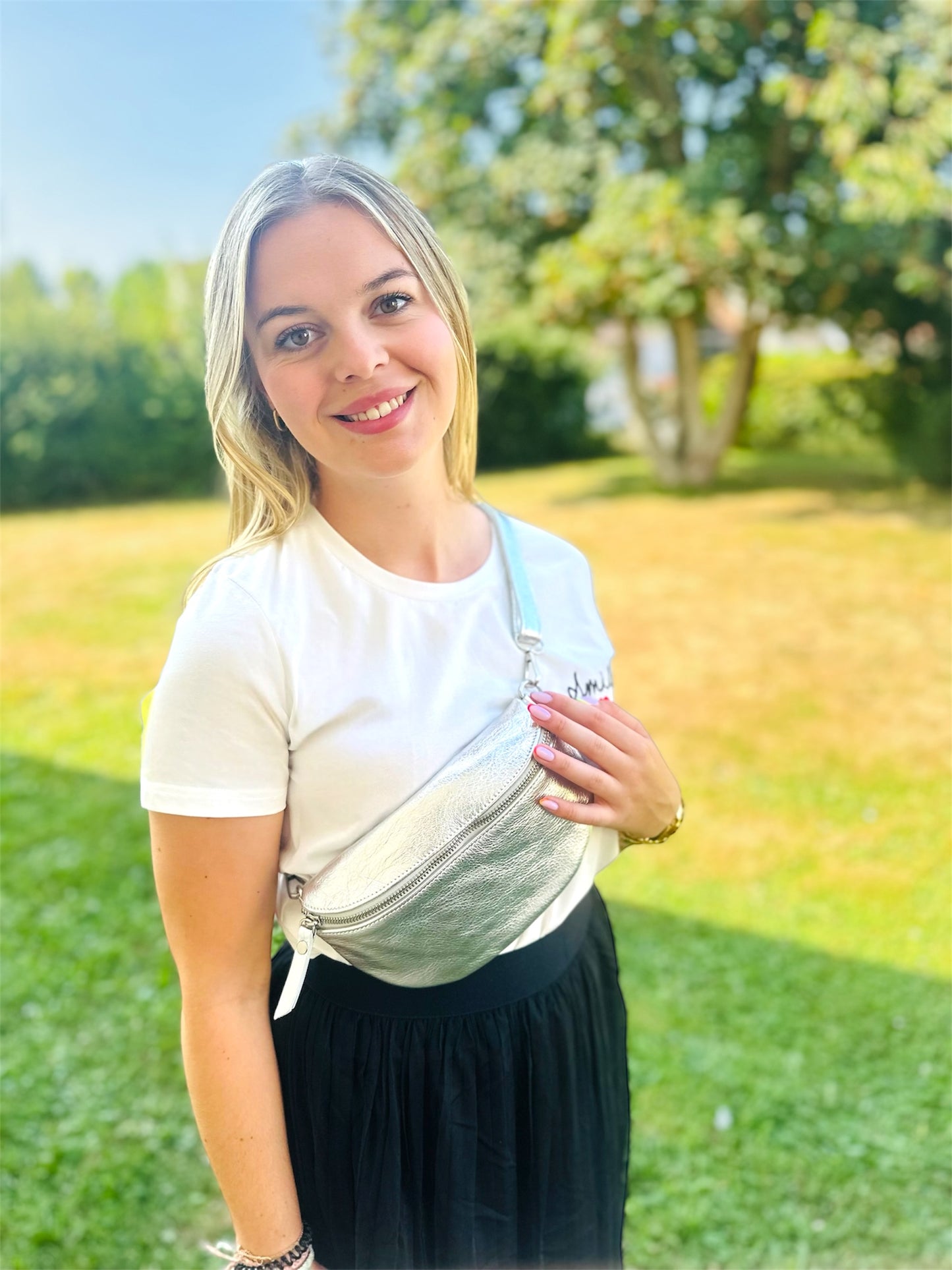 Banane LÉNA – métallisée & tendance en cuir véritable 🩶