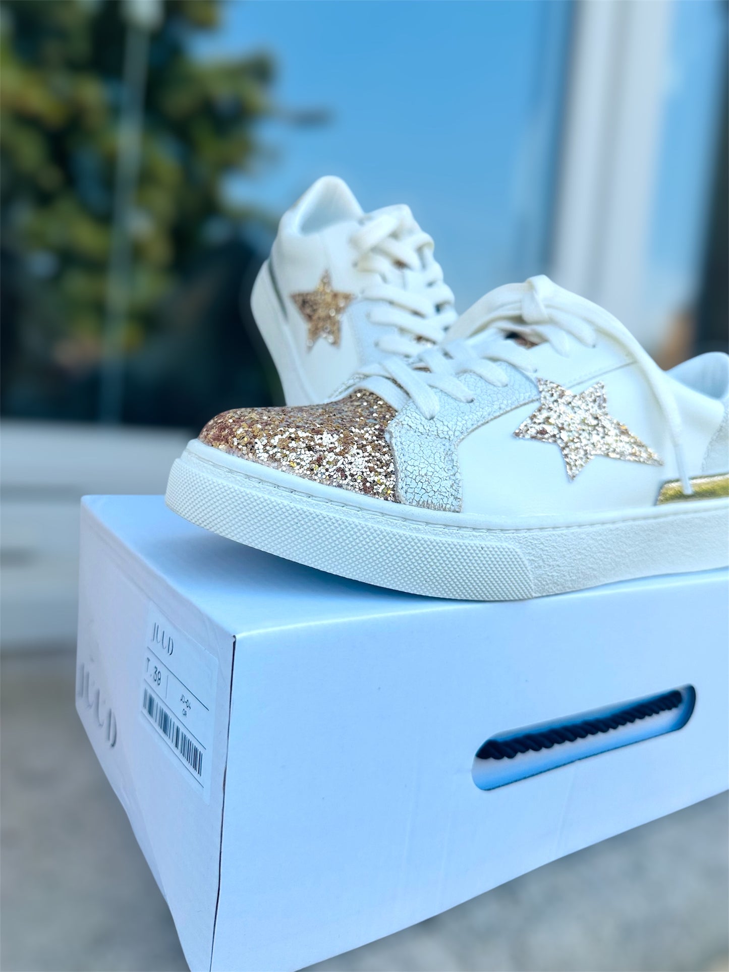 Sneakers STELLA – blanches & détails pailletés ✨