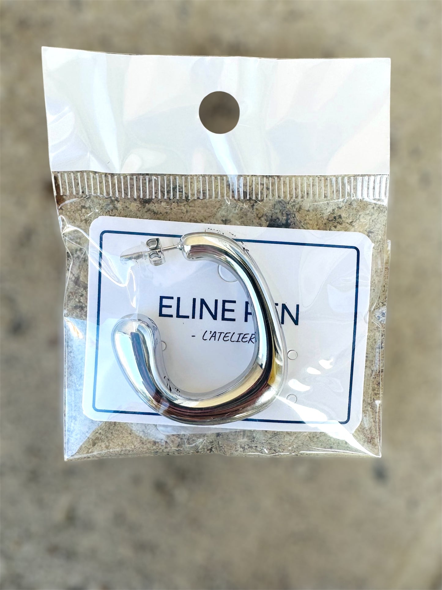 Boucles d’oreilles ISA – Créoles design en acier inoxydable 💛