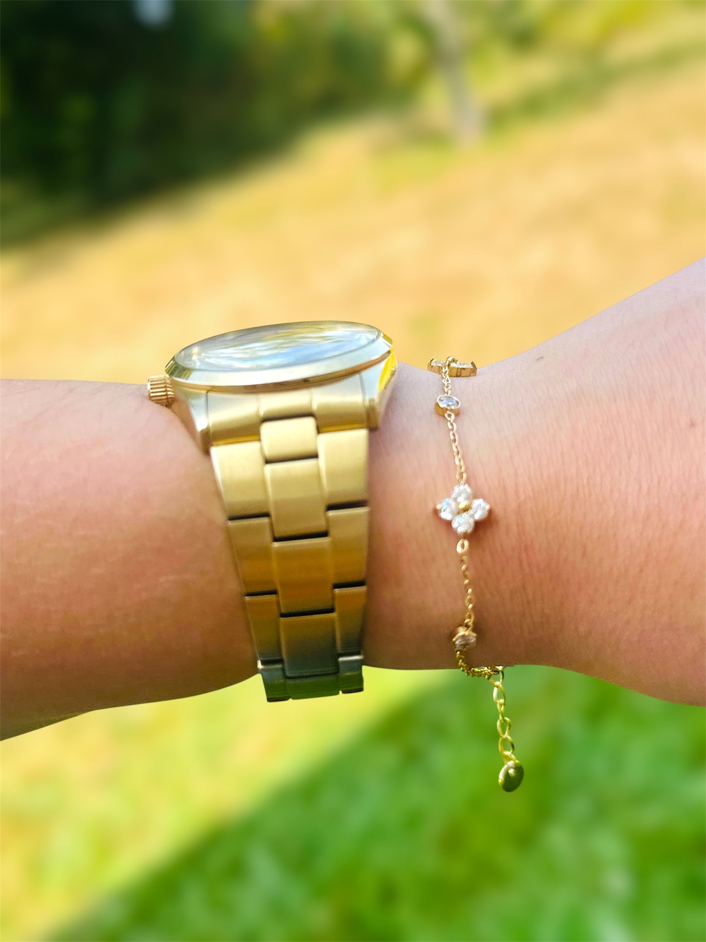 Bracelet LINE – Fleurs scintillantes en acier inoxydable 🌸