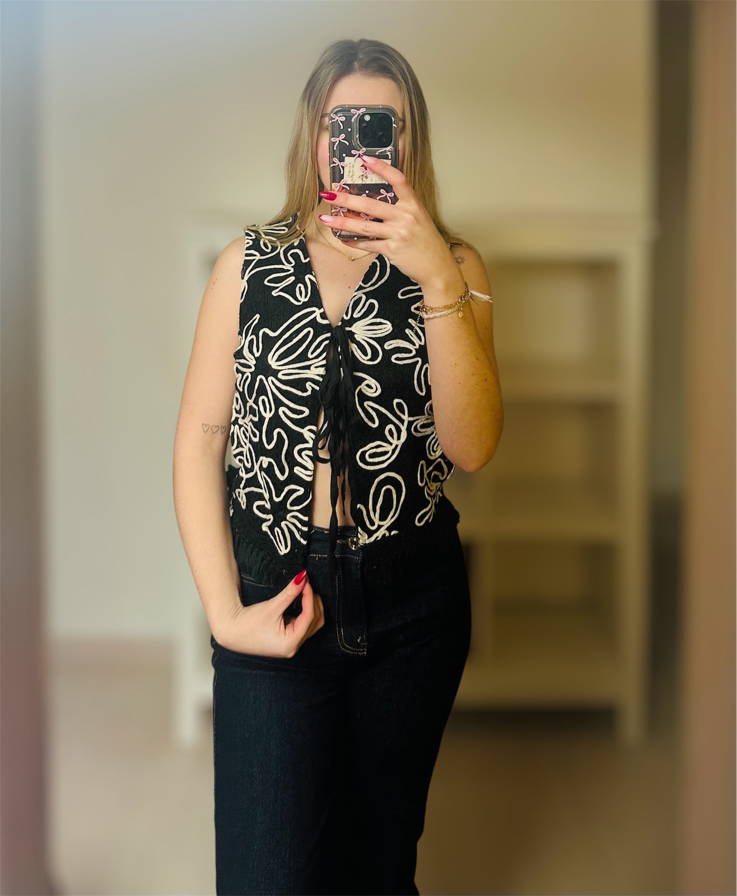 🤍 Gilet Lily en maille brodée noir & blanc
