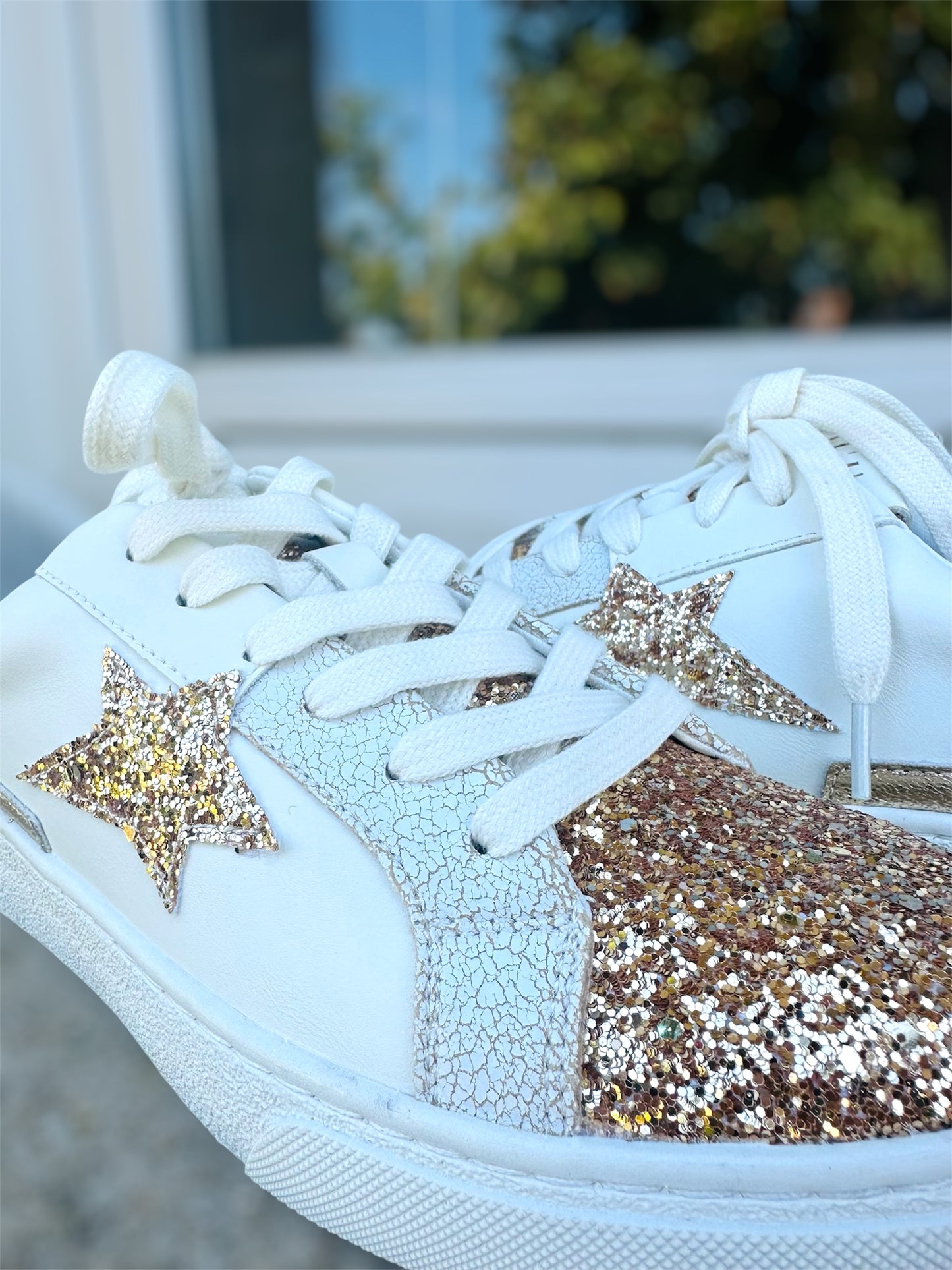 Sneakers STELLA – blanches & détails pailletés ✨