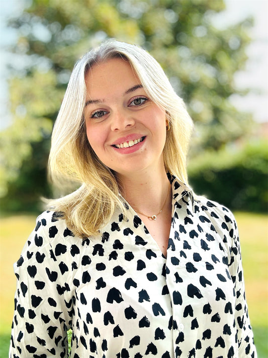 Chemisier JULIA – imprimé cœurs chic et moderne 🤍