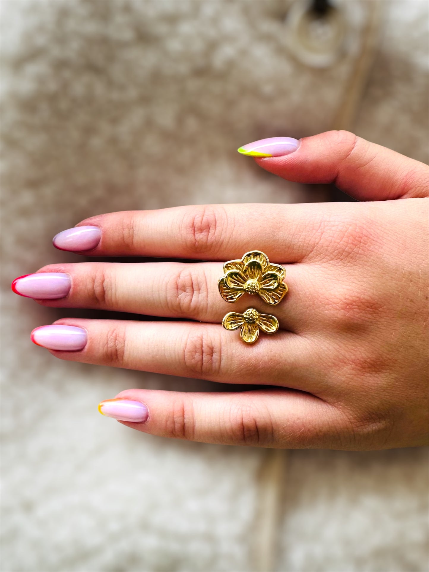 Bague MIA – Fleur dorée en acier inoxydable 🌼