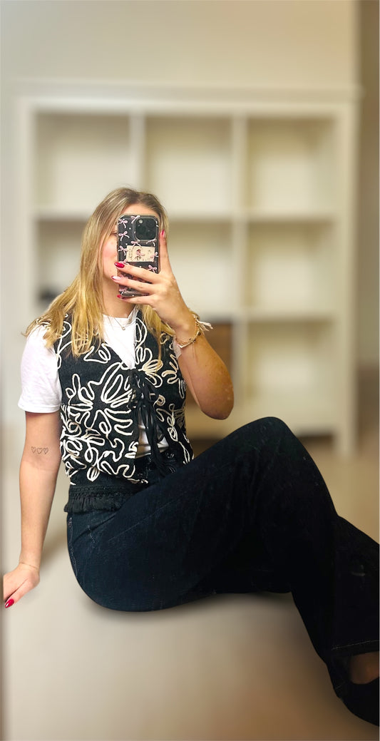 🤍 Gilet Lily en maille brodée noir & blanc