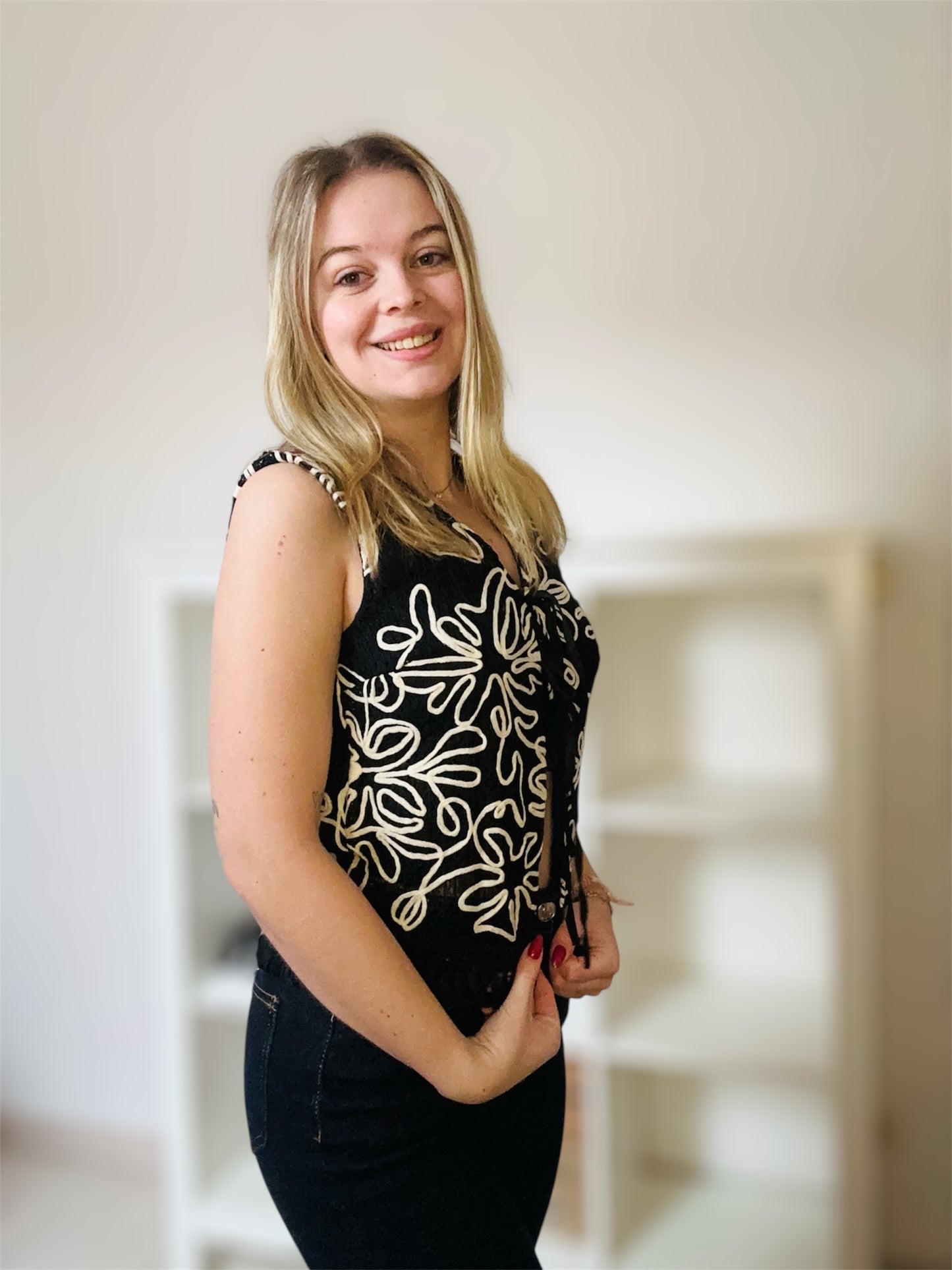 🤍 Gilet Lily en maille brodée noir & blanc